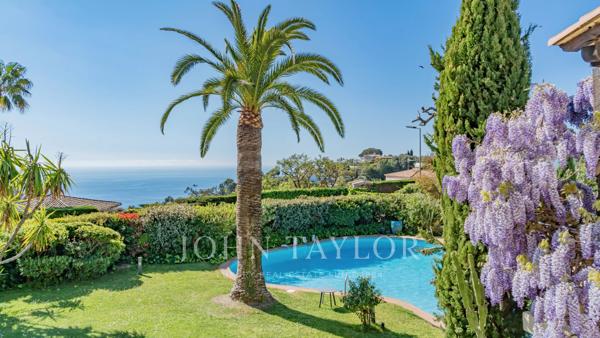 Superbe villa moderne à Super Cannes