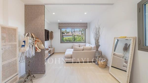 Superbe villa moderne à Super Cannes