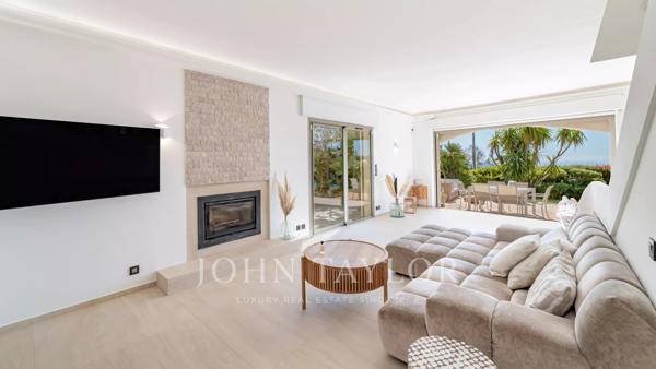 Superbe villa moderne à Super Cannes