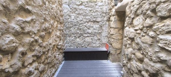75m2 sur 3 niveaux
entièrement rénovée
climatisation gainable
Extérieur rare sur ce type de bien