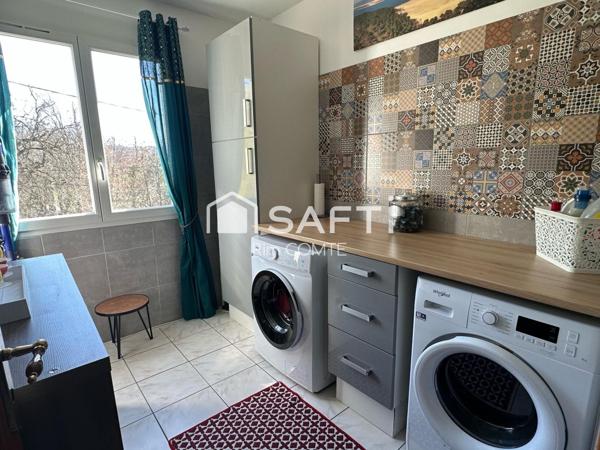 Maison de qualité avec des caractéristiques remarquables!