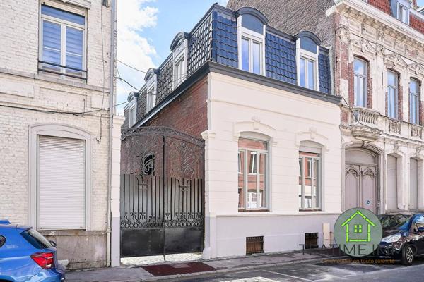 Immeuble de rapport entièrement rénové – 480 m² – 5 logements meublés et entrepôt loué – Rentabilité brute de 9 %