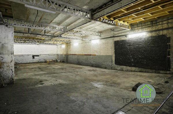 Immeuble de rapport entièrement rénové – 480 m² – 5 logements meublés et entrepôt loué – Rentabilité brute de 9 %