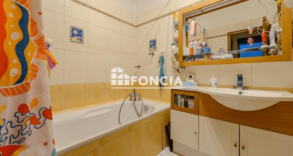 À vendre Appartement 4 pièces 77.59 m² - Courthézon 84350