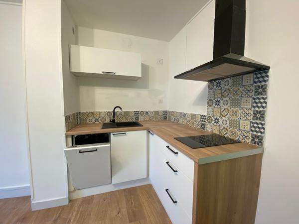 Studio rénové, avec parking, en centre ville et proche mer Le Grau-du-Roi (30240)