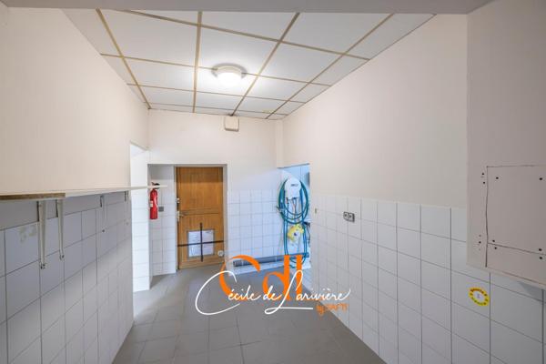 Vaste local commercial en plein coeur de Landivisiau !