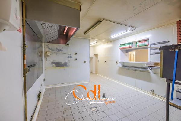 Vaste local commercial en plein coeur de Landivisiau !