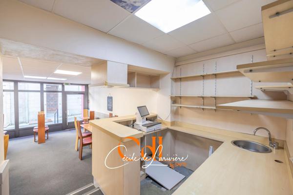 Vaste local commercial en plein coeur de Landivisiau !