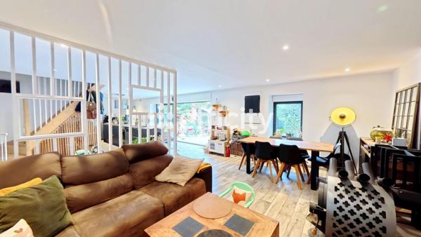 Maison
         4 pièces
        - 82 m² 280 000 € *