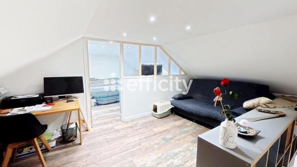 Maison
         4 pièces
        - 82 m² 280 000 € *