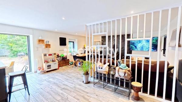 Maison
         4 pièces
        - 82 m² 280 000 € *