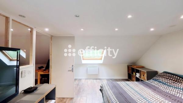 Maison
         4 pièces
        - 82 m² 280 000 € *