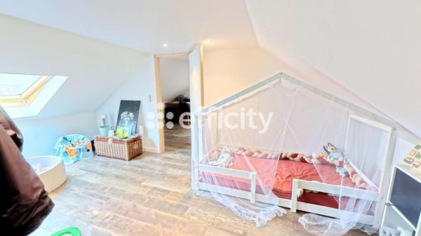 Maison
         4 pièces
        - 82 m² 280 000 € *