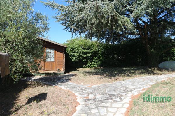 BELLE MAISON DE CONSTRUCTION TRADITIONNELLE DE 100 M2 SUR UN TERRAIN CLOS DE 1000 M2 . AU CENTRE DE LA JARRIE. La Jarrie (17220)