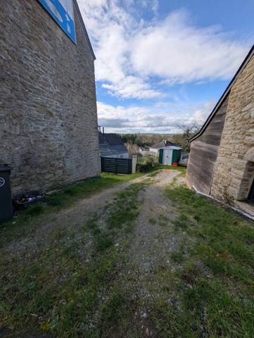 Maison renovée 4 pièces BIEUZY-LANVAUX ( PLUVIGNER 56)