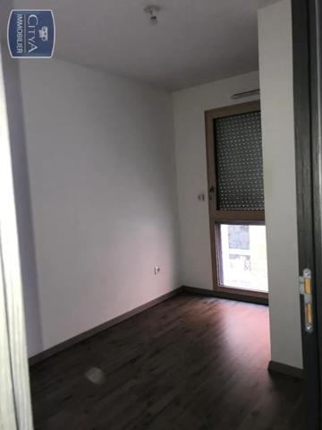 Appartement à louer 4 pièces 75.71m²