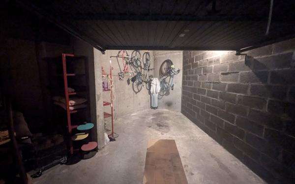 Stationnement à vendre    18 m2 Saint-Maur-des-Fossés