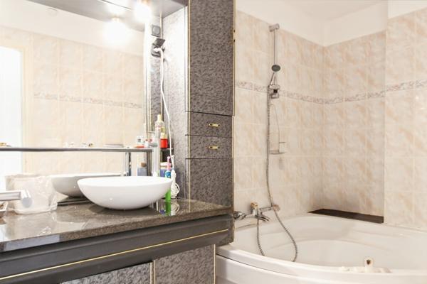 À vendre - T3, 3 pièces situé à Nîmes (30000)