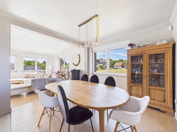 Maison
         7 pièces
        - 164 m² Exclusivité 399 000 € *