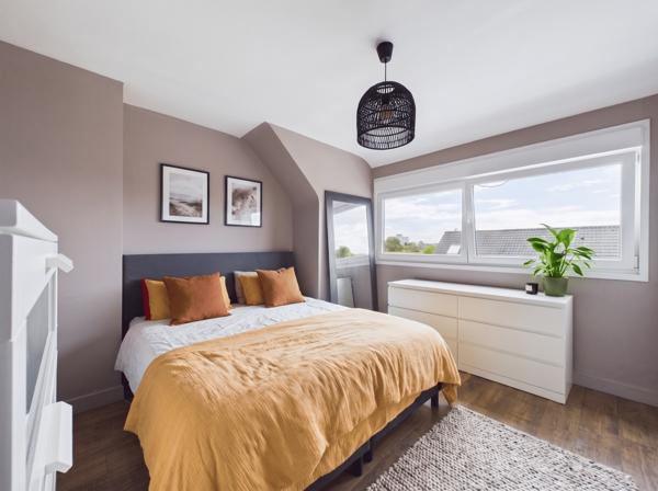 Maison
         7 pièces
        - 164 m² Exclusivité 399 000 € *