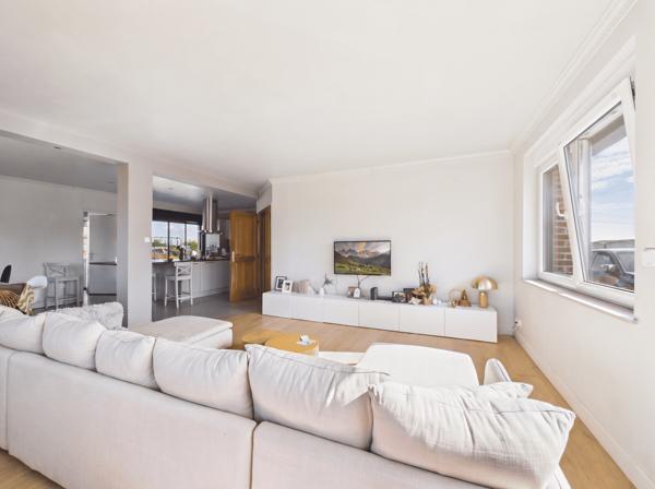 Maison
         7 pièces
        - 164 m² Exclusivité 399 000 € *