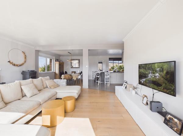 Maison
         7 pièces
        - 164 m² Exclusivité 399 000 € *