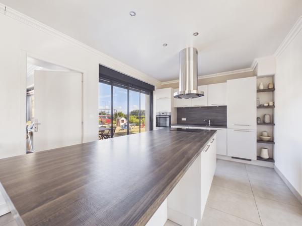 Maison
         7 pièces
        - 164 m² Exclusivité 399 000 € *