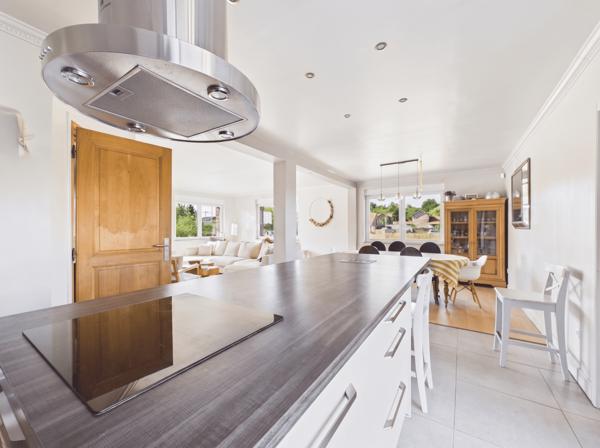Maison
         7 pièces
        - 164 m² Exclusivité 399 000 € *