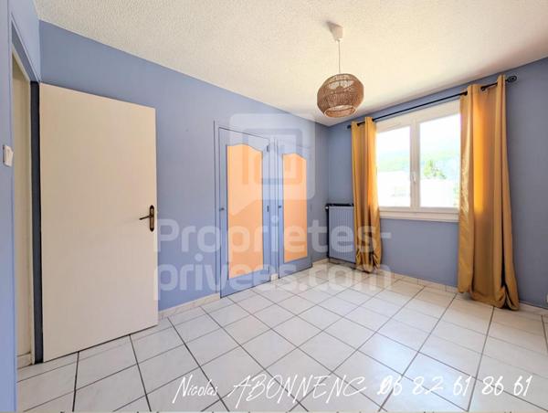 Appartement Fontaine 4 pièce(s) 61.62 m2