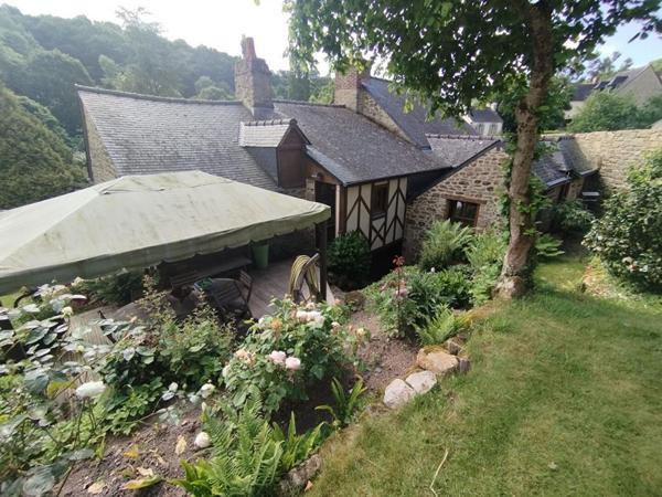 Adossée au rempart de MONCONTOUR 4 chambres