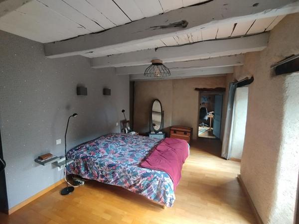 Adossée au rempart de MONCONTOUR 4 chambres