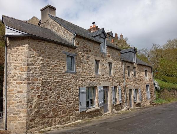 Adossée au rempart de MONCONTOUR 4 chambres