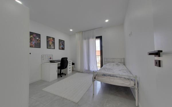 Maison à vendre    5 pièces • 130 m2 Le Blanc-Mesnil