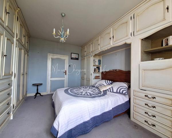 Domaine en pierres avec dépendances - JUGEALS NAZARETH (19)