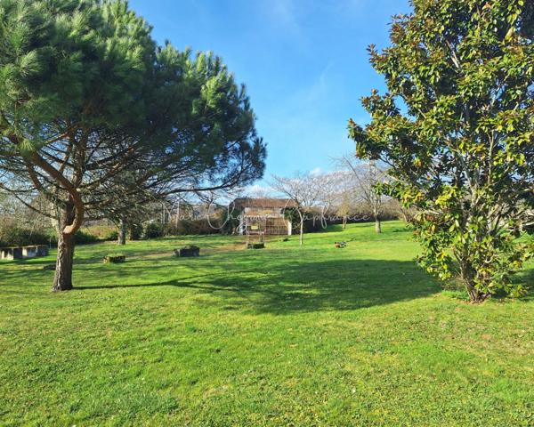 Domaine en pierres avec dépendances - JUGEALS NAZARETH (19)