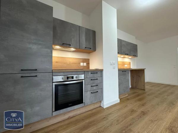 Appartement à louer 3 pièces 64.75m² Luisant (28600)