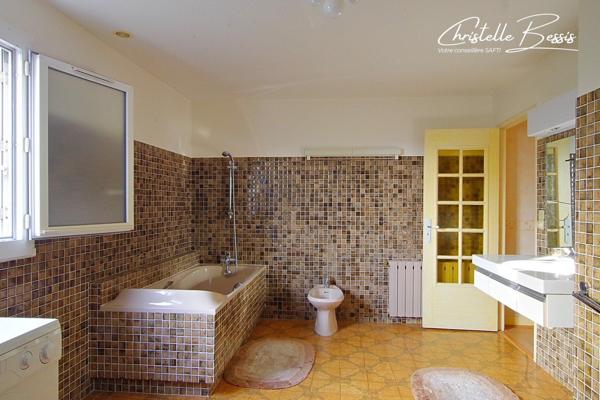 Centre-ville, maison 4/5 chambres avec jardin et garage