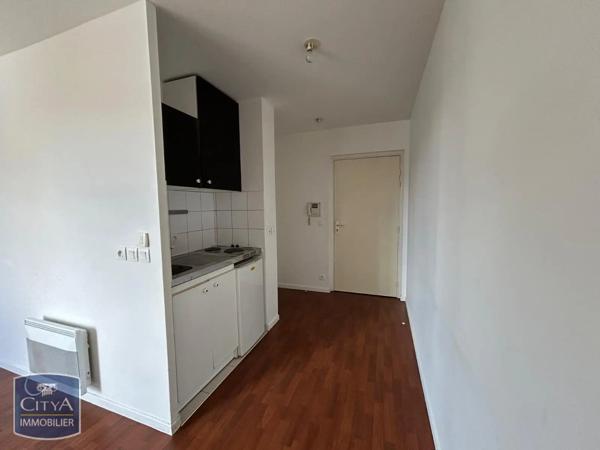 Appartement à louer 1 pièce 23.65m² Corbeil-Essonnes (91100)