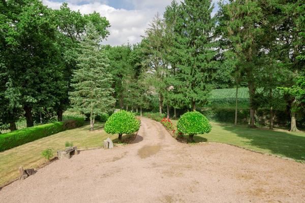 Maison 5 pièce(s) CALME / PAS DE VIS A VIS / GRAND TERRAIN / LUMINOSITE / DEPENDANCE