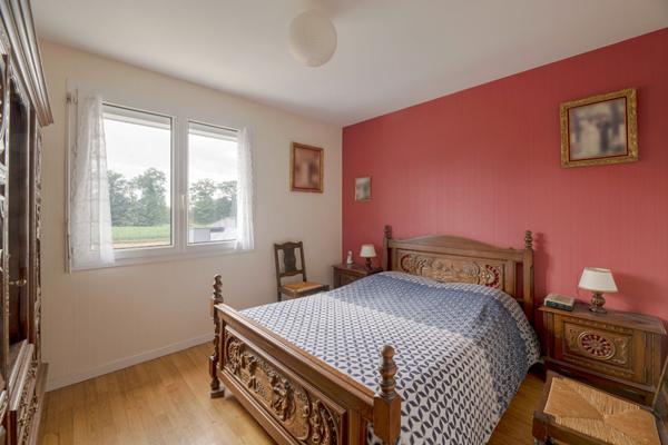 Maison 5 pièce(s) CALME / PAS DE VIS A VIS / GRAND TERRAIN / LUMINOSITE / DEPENDANCE