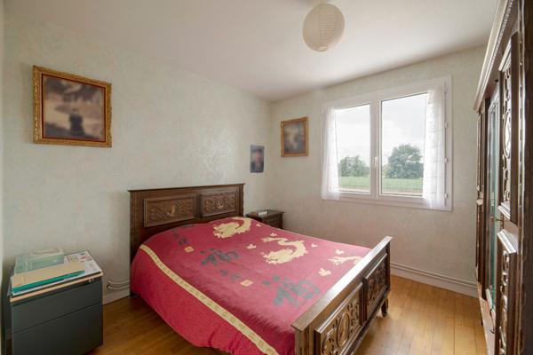 Maison 5 pièce(s) CALME / PAS DE VIS A VIS / GRAND TERRAIN / LUMINOSITE / DEPENDANCE