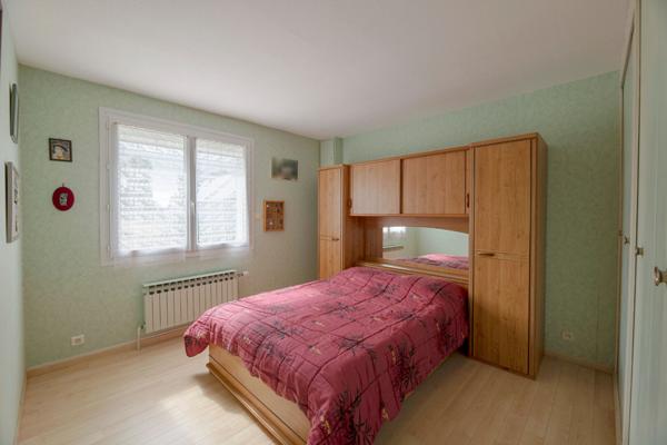 Maison 5 pièce(s) CALME / PAS DE VIS A VIS / GRAND TERRAIN / LUMINOSITE / DEPENDANCE