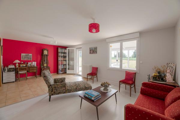 Maison 5 pièce(s) CALME / PAS DE VIS A VIS / GRAND TERRAIN / LUMINOSITE / DEPENDANCE