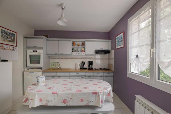 Maison 5 pièce(s) CALME / PAS DE VIS A VIS / GRAND TERRAIN / LUMINOSITE / DEPENDANCE