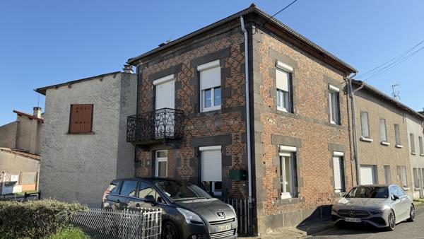 Randan (63310) Viager libre sur 2 têtes Monsieur 86 ans et Dame 85 ans - Maison de ville avec garage et cour