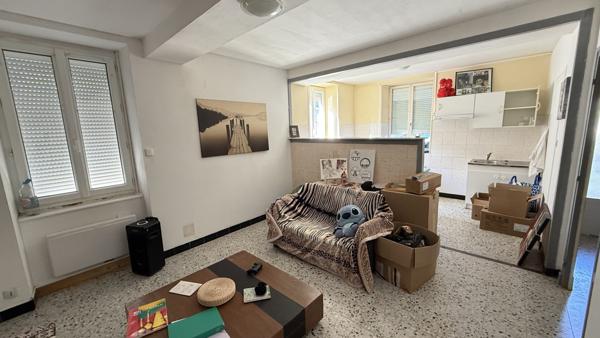 Randan (63310) Viager libre sur 2 têtes Monsieur 86 ans et Dame 85 ans - Maison de ville avec garage et cour