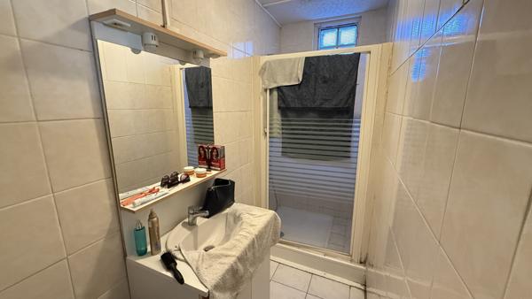 Randan (63310) Viager libre sur 2 têtes Monsieur 86 ans et Dame 85 ans - Maison de ville avec garage et cour