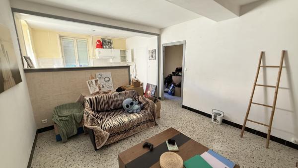 Randan (63310) Viager libre sur 2 têtes Monsieur 86 ans et Dame 85 ans - Maison de ville avec garage et cour