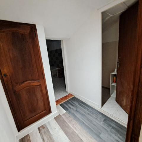 A VENDRE MAISON DE VILLE AVEC GARAGE ET JARDIN