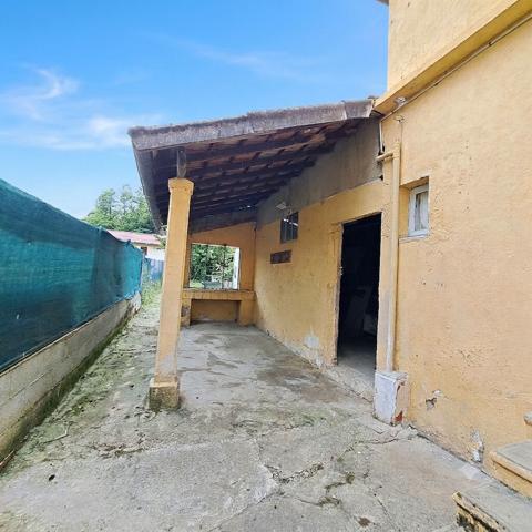 A VENDRE MAISON DE VILLE AVEC GARAGE ET JARDIN
